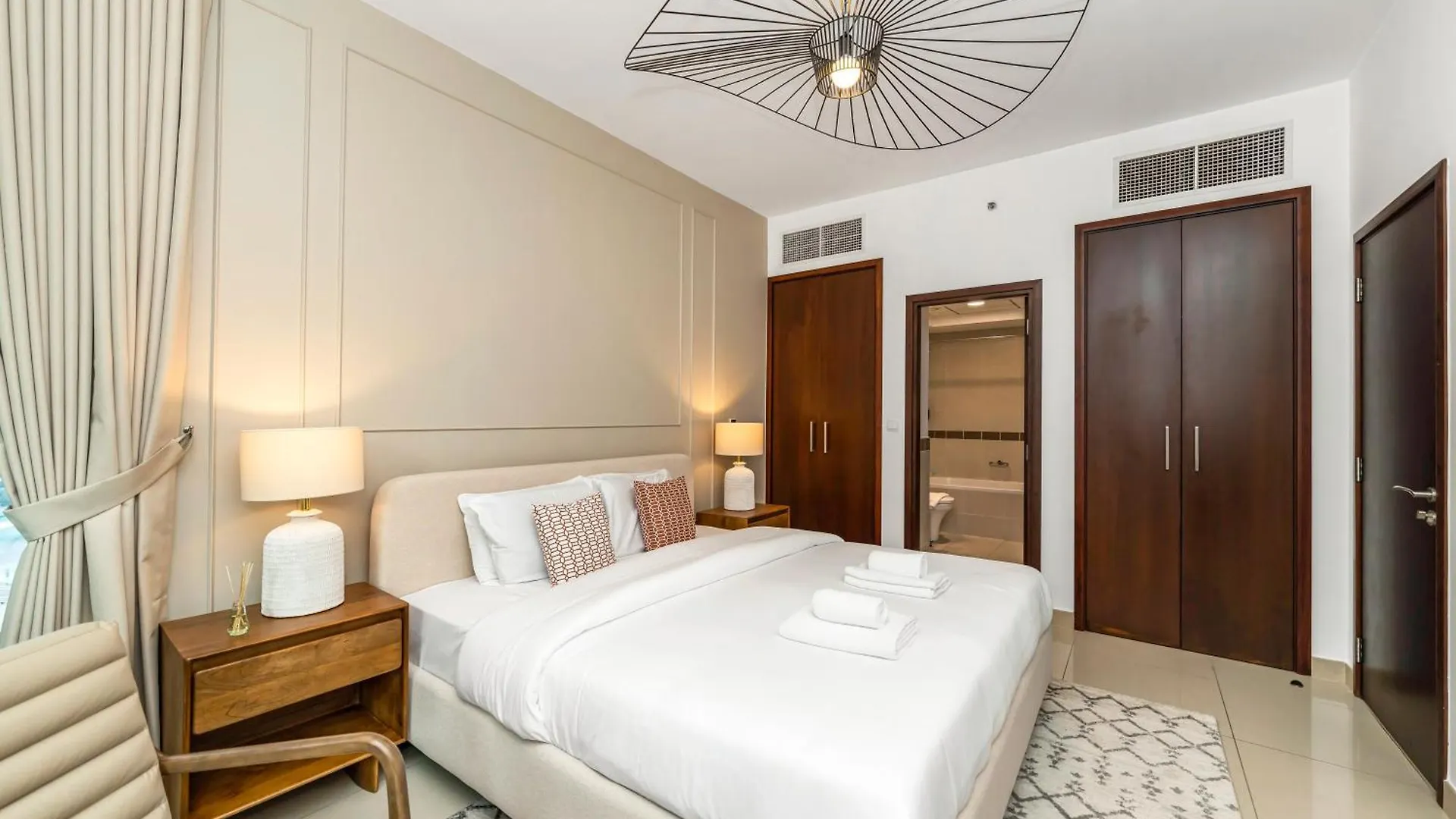New Burj Khalifa & Fountain Views & Work Station Apartment Dubai 0*,