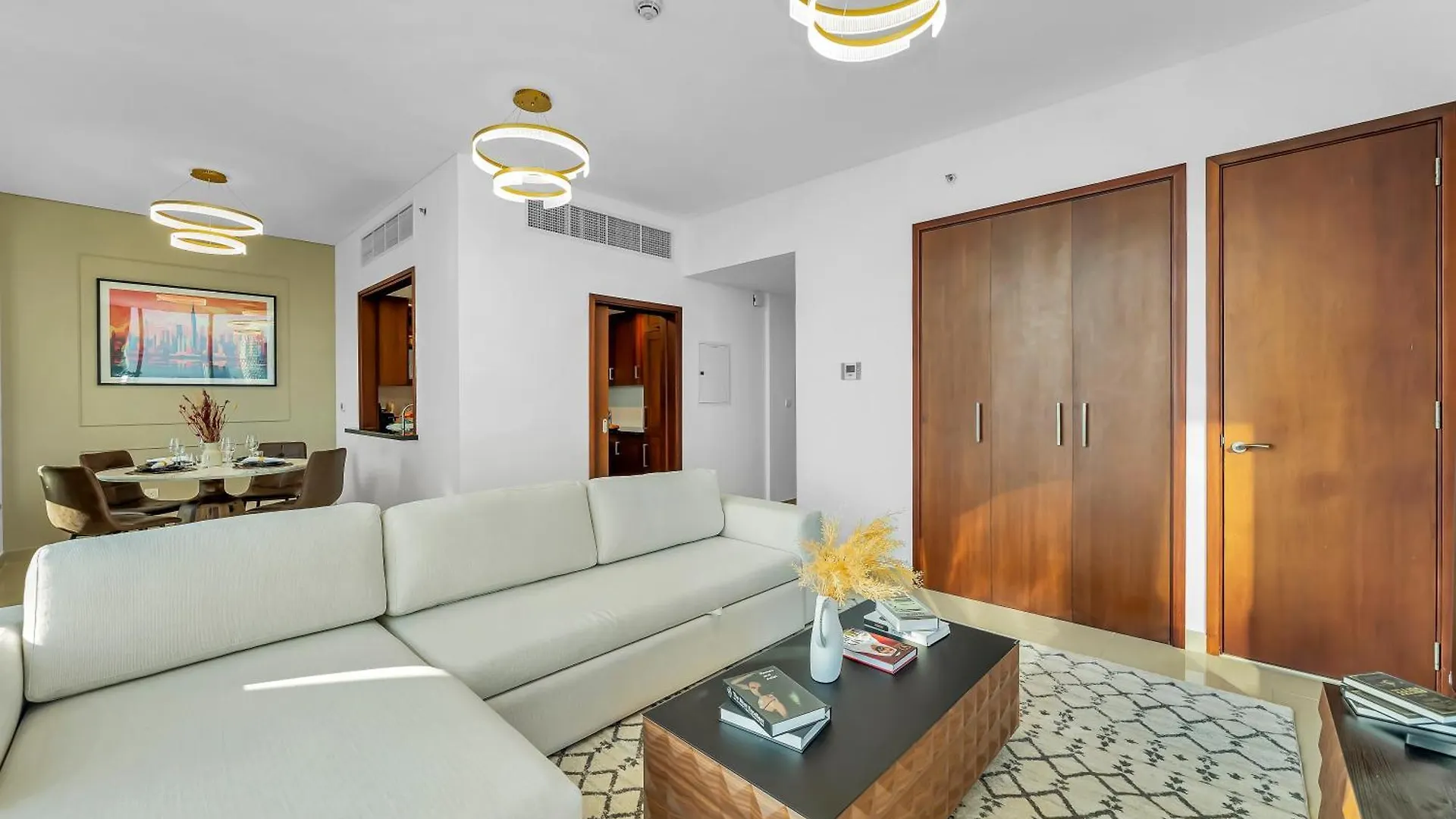 New Burj Khalifa & Fountain Views & Work Station Apartment Dubai